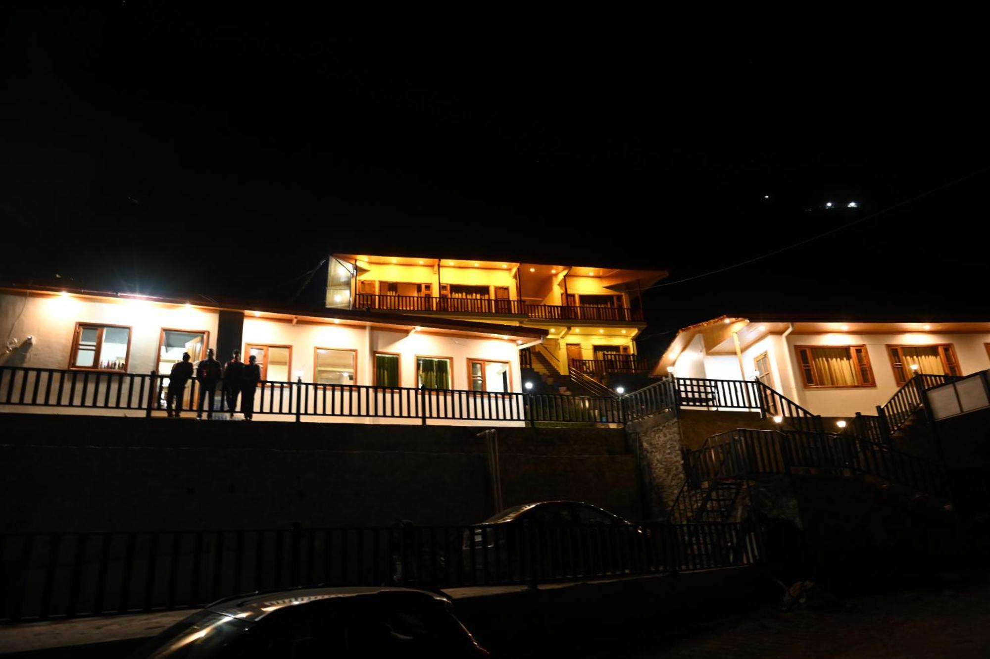 The Vintage Hill Village - Himalayan Boutique Resort คานาตัล ภายนอก รูปภาพ
