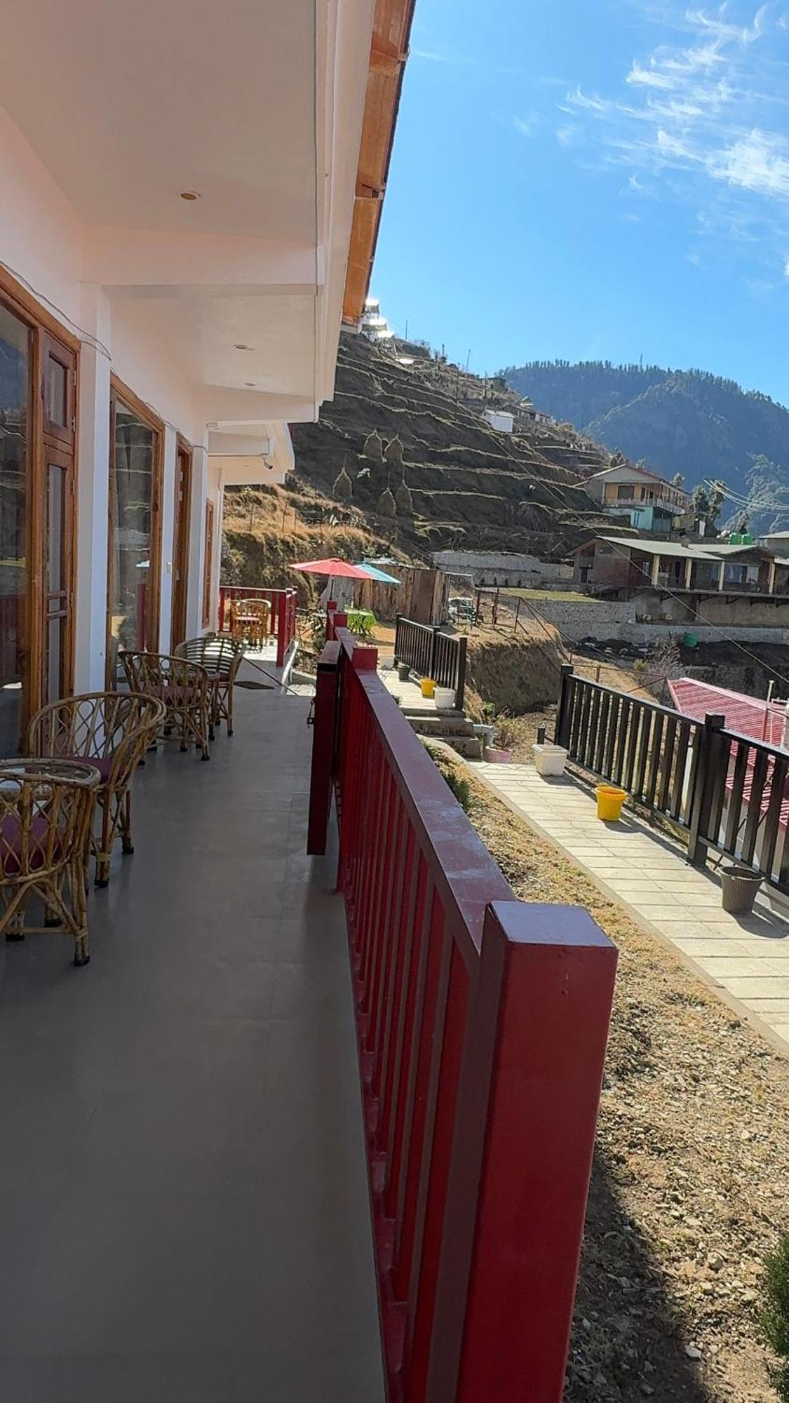 The Vintage Hill Village - Himalayan Boutique Resort คานาตัล ภายนอก รูปภาพ