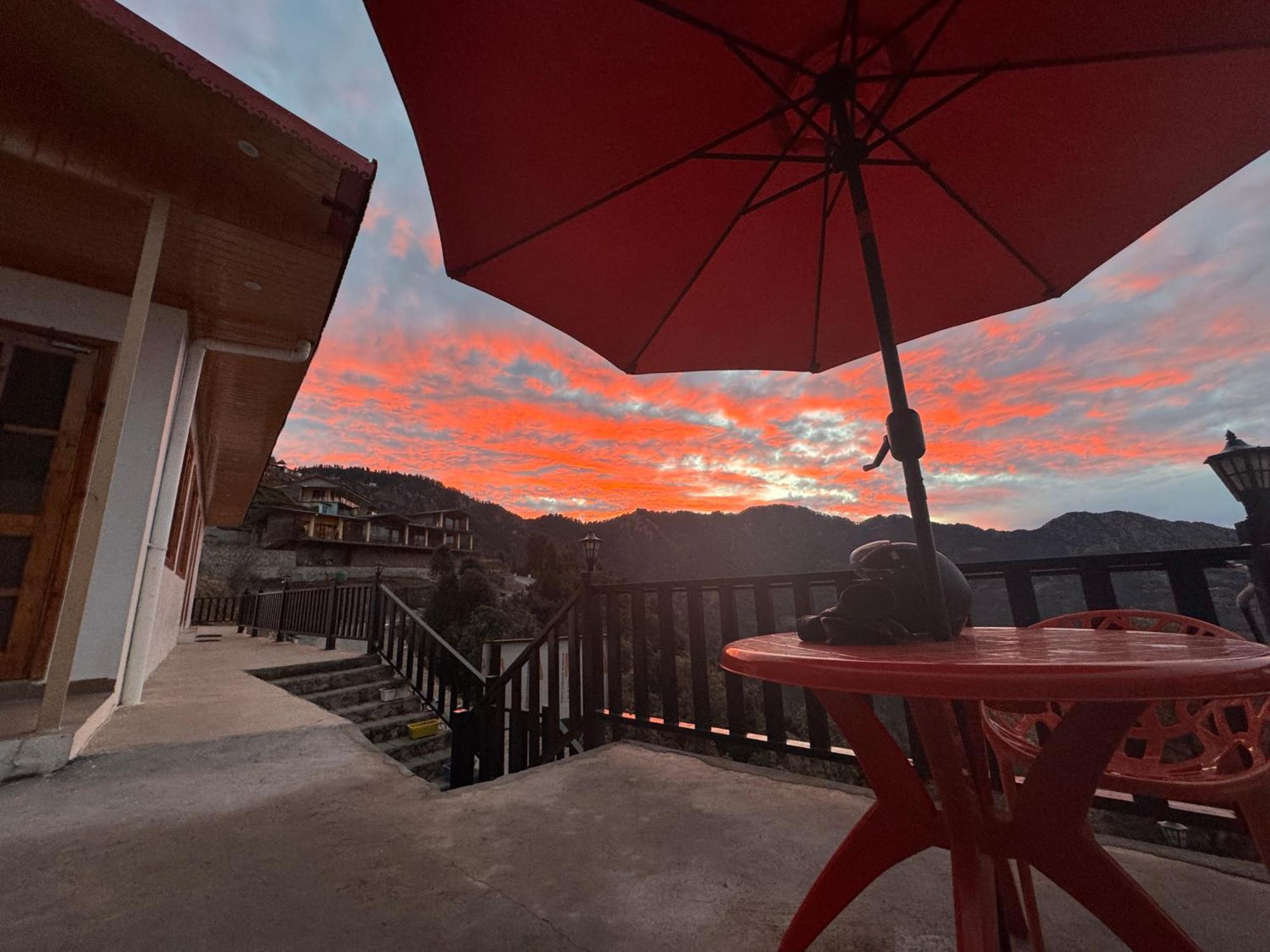 The Vintage Hill Village - Himalayan Boutique Resort คานาตัล ภายนอก รูปภาพ