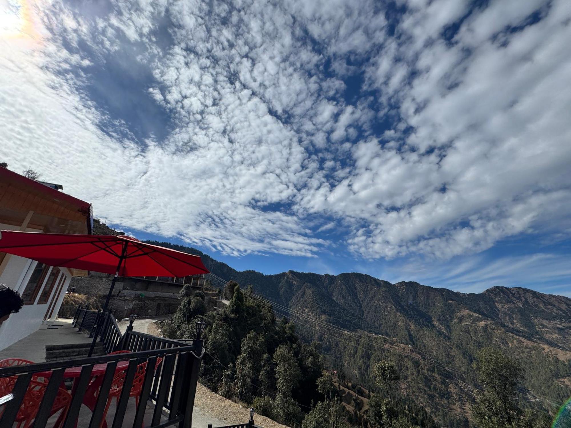 The Vintage Hill Village - Himalayan Boutique Resort คานาตัล ภายนอก รูปภาพ